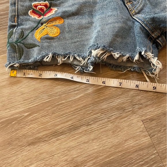 GRLFRND Cindy Rising Sun Floral Embroidered Cut Off Shorts size 23 - Picture 15 of 17